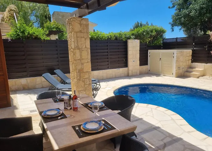 Villa Nausicaa Private Pool & Hot Tub, Aphrodite Hills Golf *