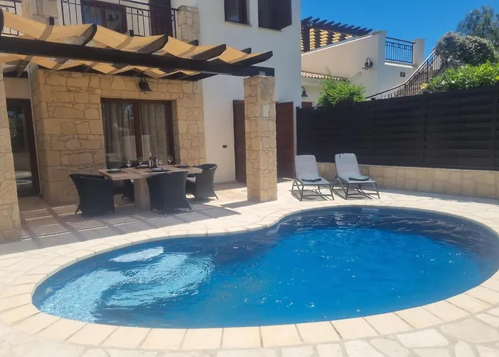 Nausicaa Private Pool & Hot Tub, Aphrodite Hills Golf Villa
