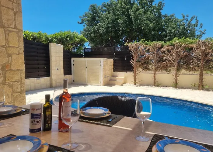 Villa Nausicaa Private Pool & Hot Tub, Aphrodite Hills Golf