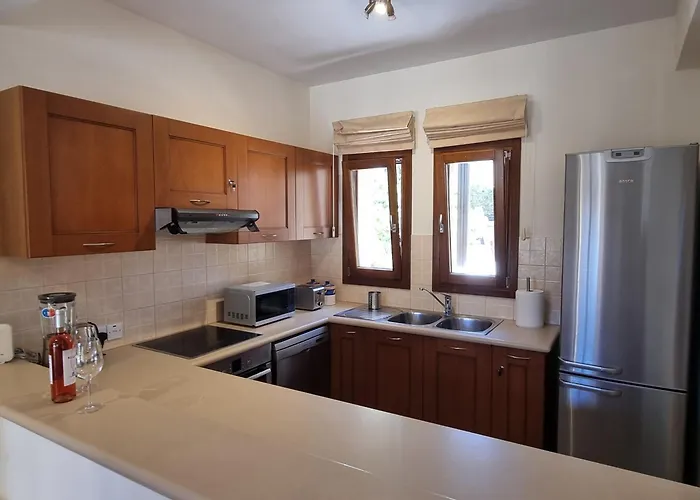 Nausicaa Private Pool & Hot Tub, Aphrodite Hills Golf Kouklia