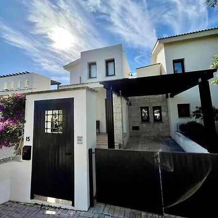 Nausicaa Private Pool & Hot Tub, Aphrodite Hills Golf *