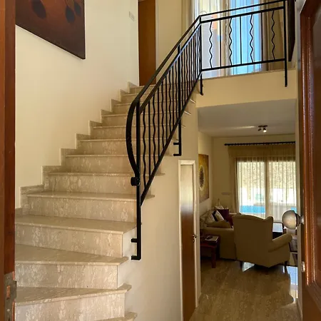 Villa Nausicaa Private Pool & Hot Tub, Aphrodite Hills Golf Kouklia